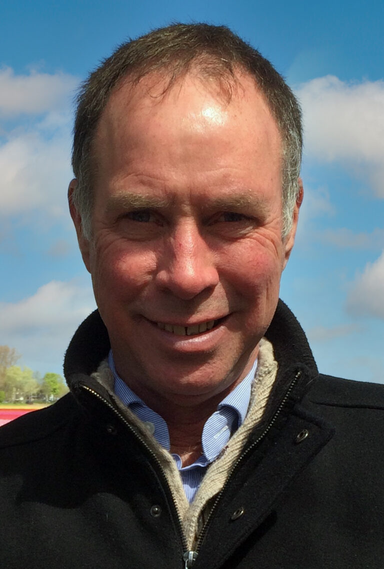 Dr. David Saunders